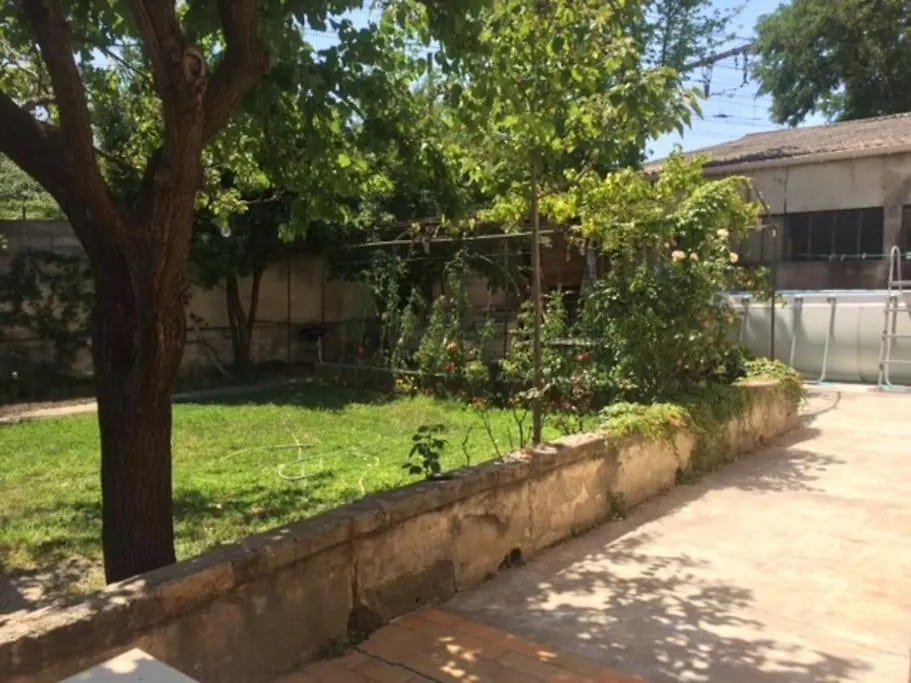 Daire Petit Logement Coquet Avinyon Fransa
